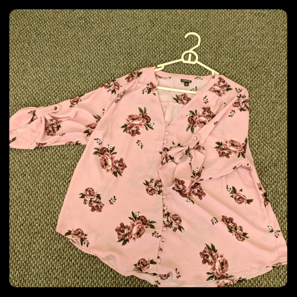 Pink floral Torrid blouse